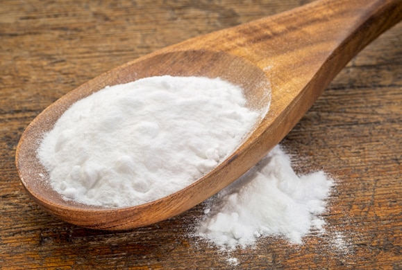 9 Baking Soda Uses for Pet Owners