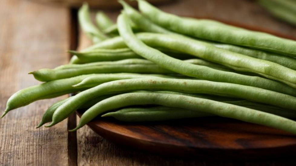 close-up of a plate of green beans